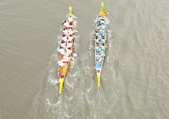 Traditional boat race to celebrate General Secretary Le Duan's birthday photo 5