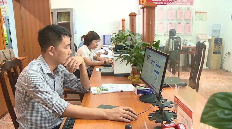 About 68,000 accounts in Phuc Tho district have registered for iHanoi.