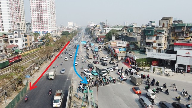 Construction fences removed at Giai Phong - Kim Dong intersection, how will traffic flow be divided? photo 3