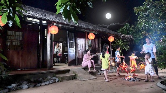 Mid-Autumn Festival with the value of reunion and togetherness. Photo: KHOI LAM CHIEU