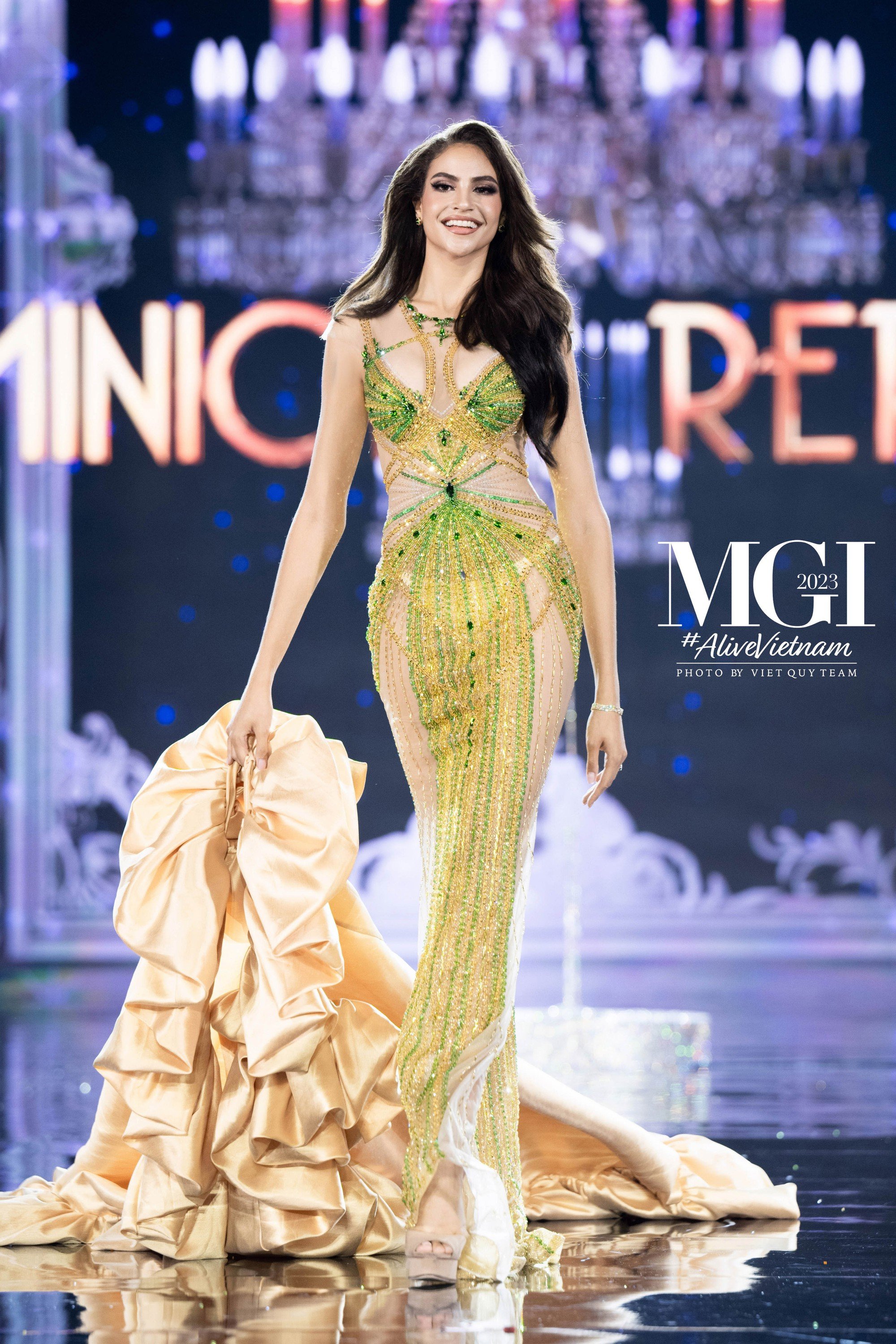 Thí sinh Miss Grand International 2023 "đốt cháy" sân khấu với đầm dạ hội và bikini  - Ảnh 13.