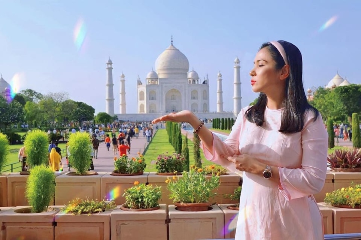Việt Trinh bất ngờ đăng ảnh đeo 'nhẫn cưới' - 2