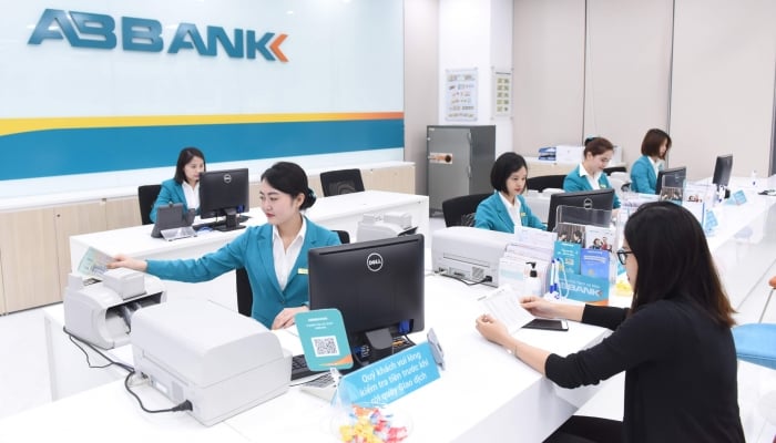 ABBank kinh doanh thụt lùi, nợ xấu tăng vọt