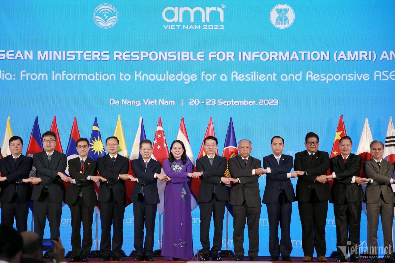 AMRI 16: Information transmission brings knowledge, improves people's intelligence