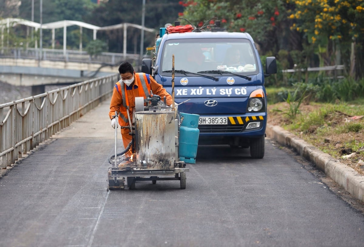 Hanoi builds dedicated bicycle lanes