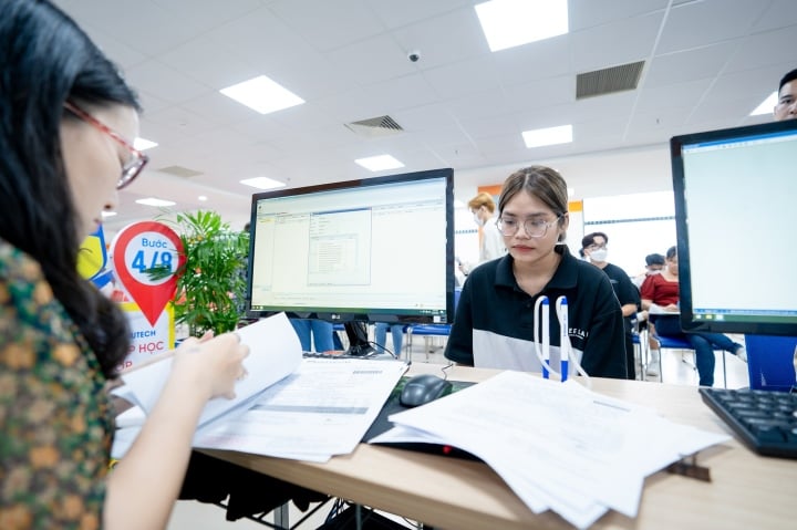 ゴック・アンさんはホーチミン市工科大学（HUTECH）への入学手続きを完了しました。 （写真：キャラクター提供）