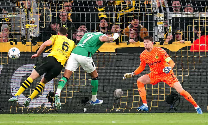 Joelinton (Nr. 7) vergab am Abend des 7. November 2023 im Signal Iduna Park in Dortmund, Deutschland, in der vierten Runde der Gruppe F der Champions League eine Chance gegen Dortmund. Foto: PA