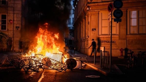 Derrière la fumée et le feu des émeutes en France