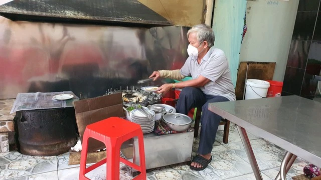 Bánh khọt, món ăn gợi nhớ hương vị quê nhà- Ảnh 2.