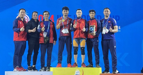 Lai Gia Thanh excellently won the gold medal in snatch at the World Weightlifting Cup