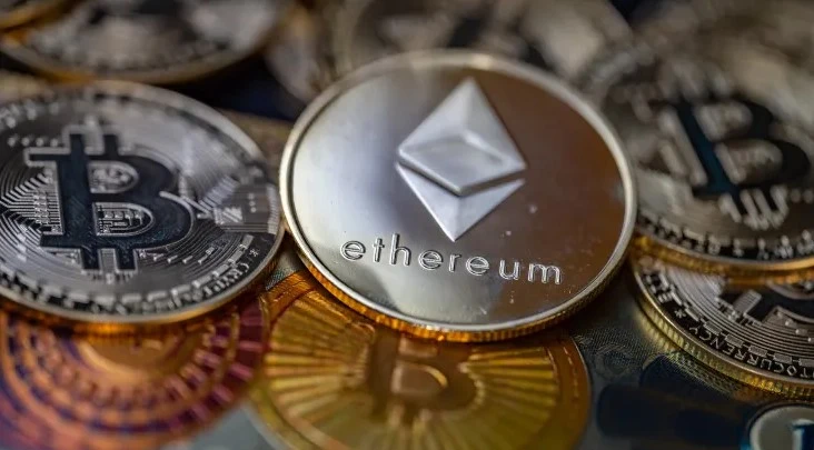 Bitcoin និង Ethereum ។ រូបថត៖ GETTY IMAGES