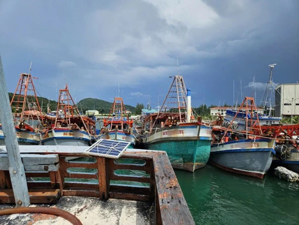 Kien Giang: Procesamiento contra un barco pesquero que transportaba ocho dispositivos de navegación de otro barco pesquero