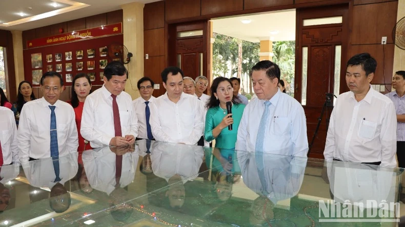 Le camarade Nguyen Trong Nghia a assisté à la Journée de la Grande Unité Nationale à Dong Nai photo 5