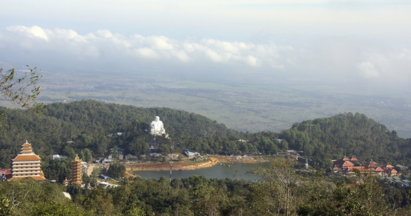 สถานที่ที่มีงูพิษมากที่สุดในอานซางคือบนภูเขาทัตเซิน ซึ่งเคยเต็มไปด้วยงูยักษ์ ฟังแล้วน่ากลัว