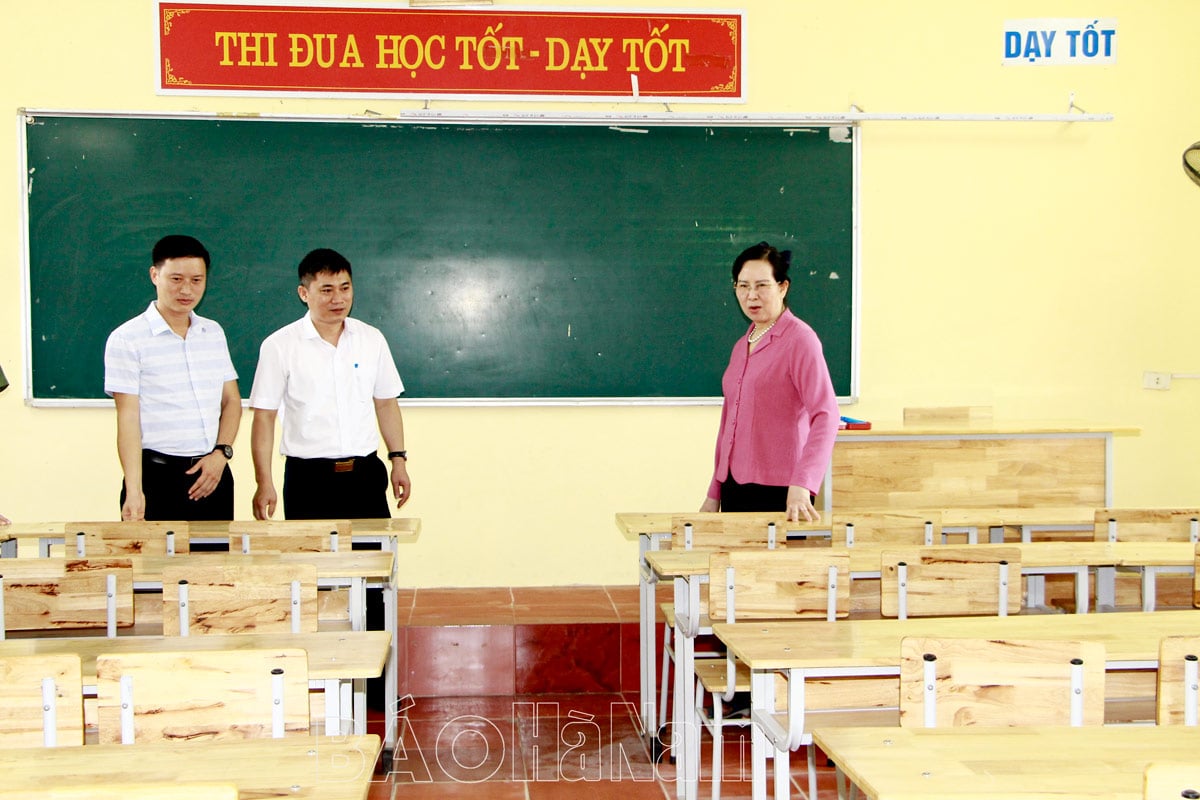 Provincial leaders inspect preparations for the 2023 High School Graduation Exam