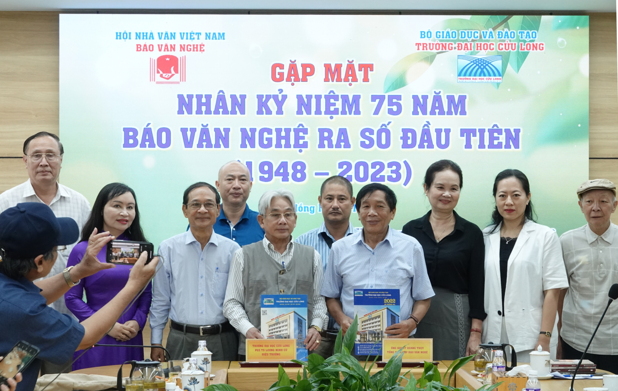 bao van nghe to chuc gap mat ky niem 75 nam ra so bao dau tien hinh 2