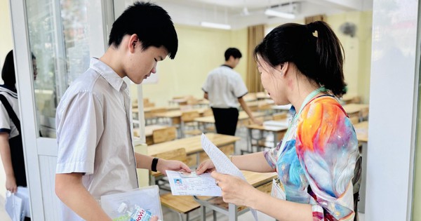 대부분의 상위권 학교는 점수가 낮습니다.