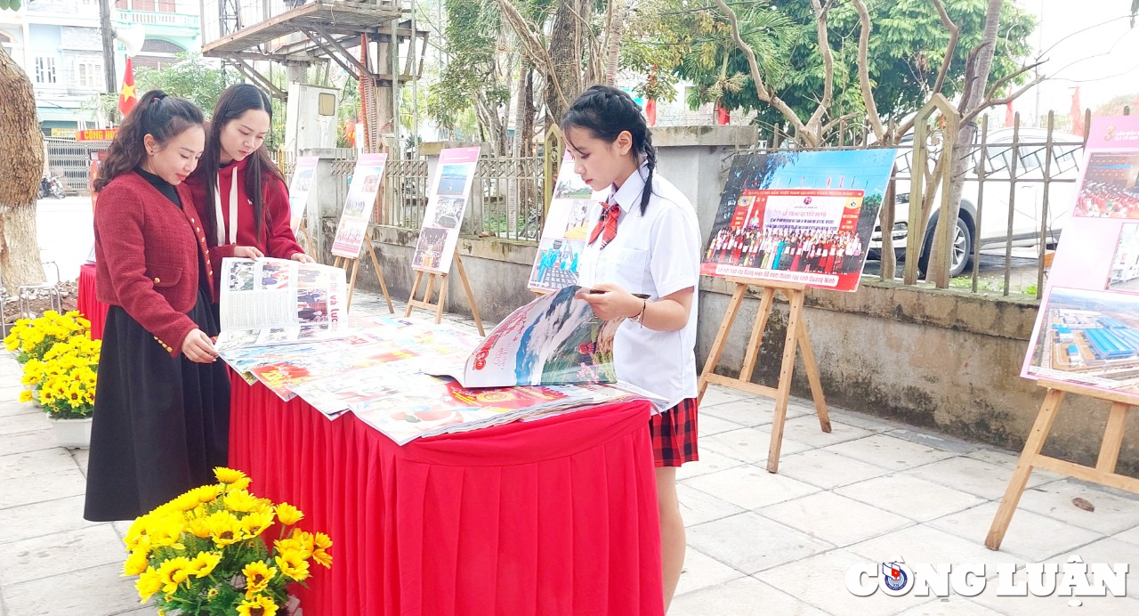 Куангнинь открывает весеннюю книжную ярмарку в районе Дамха, представляя 100 газетных изделий 3