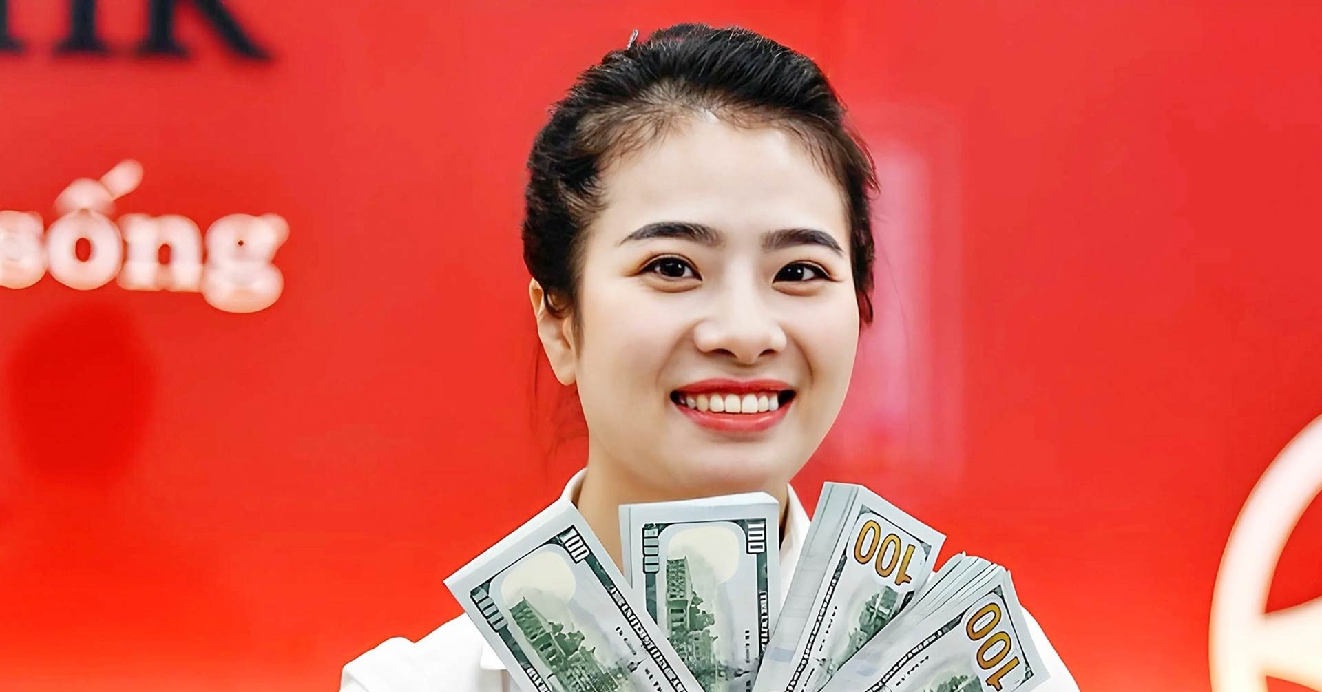 តម្លៃធនាគារ USD បន្តកើនឡើងយ៉ាងខ្លាំង លើសពី 25,400 ដុង