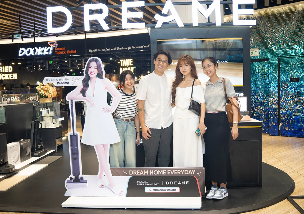 Dreame Brand Store – Original-Einzelhandelsgeschäft von Dreame in der Crescent Mall (Bezirk 7, HCMC)