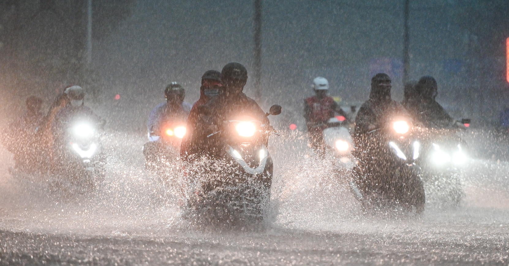 Sturm Nr. 10 erreicht das Seegebiet von Phu Yen bis Ba Ria – Vung Tau. Wo liegt das Zentrum des Regens?