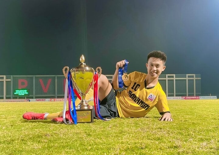 Vinh Nguyen បានឈ្នះជើងឯក U21 ថ្នាក់ជាតិឆ្នាំ 2021។