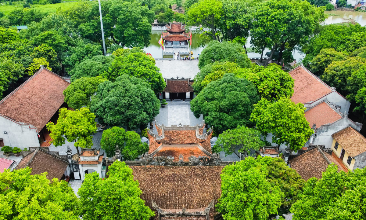 Do Temple is the place to worship 8 kings of Ly dynasty.