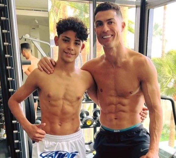 Ronaldo và con trai Cristiano Ronaldo Jr, hiện 14 tuổi