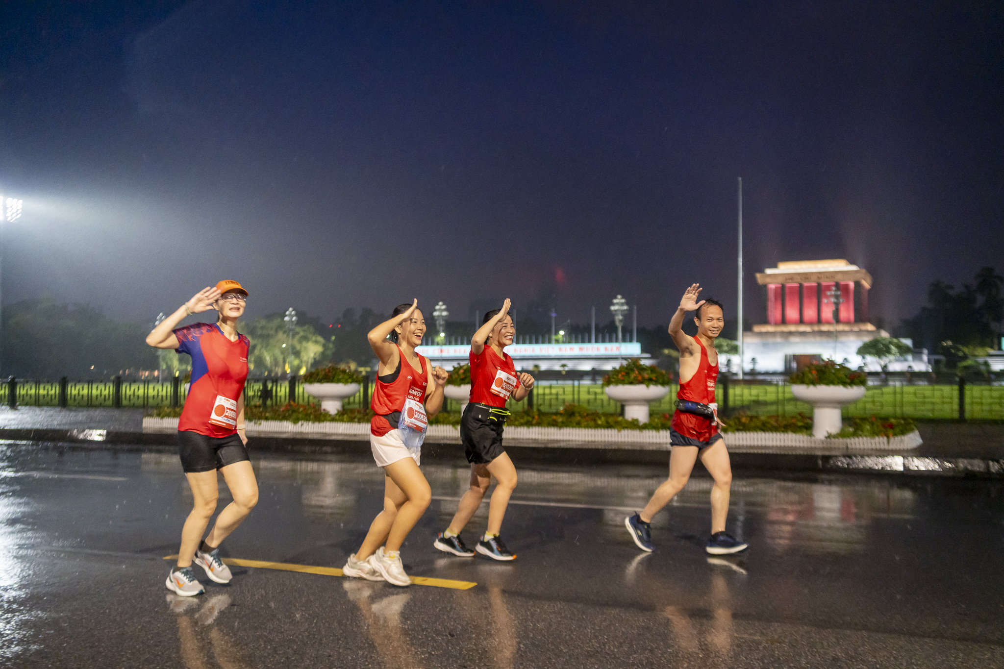 Giải marathon quốc tế Hà Nội Techcombank: Hành trình tinh thần thể thao kiên định, mạnh mẽ - Ảnh 2.