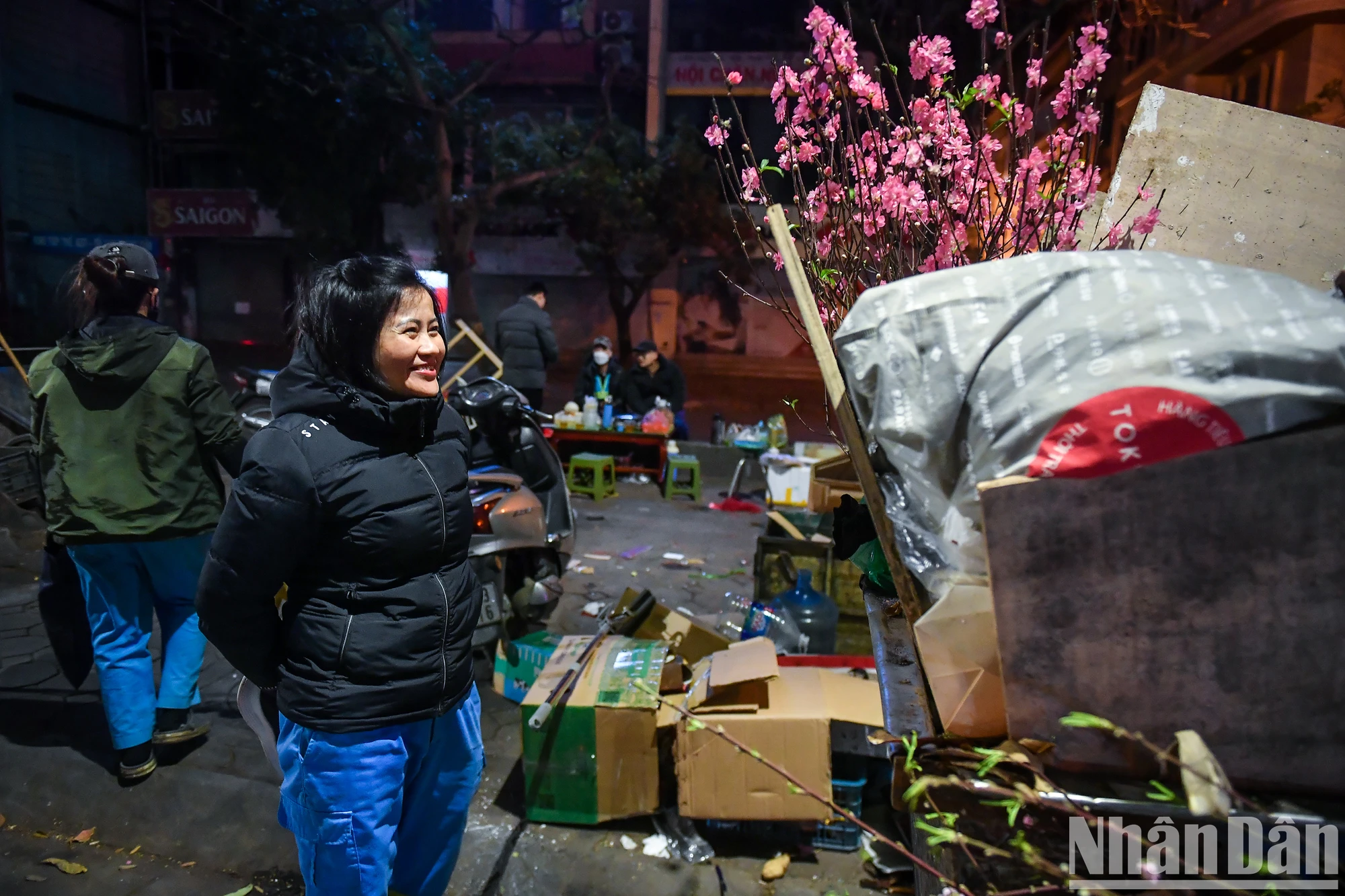 [Photo] Cozy meal to say goodbye to the old year on the sidewalk photo 6