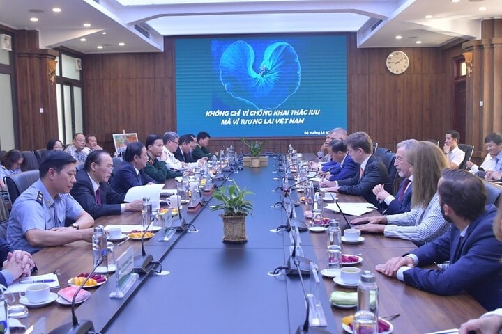 Deputy Minister Phung Duc Tien said that Vietnam is waiting for the conclusion of the European Commission's (EC) Directorate General for Maritime Affairs and Fisheries to remove Vietnam's IUU 