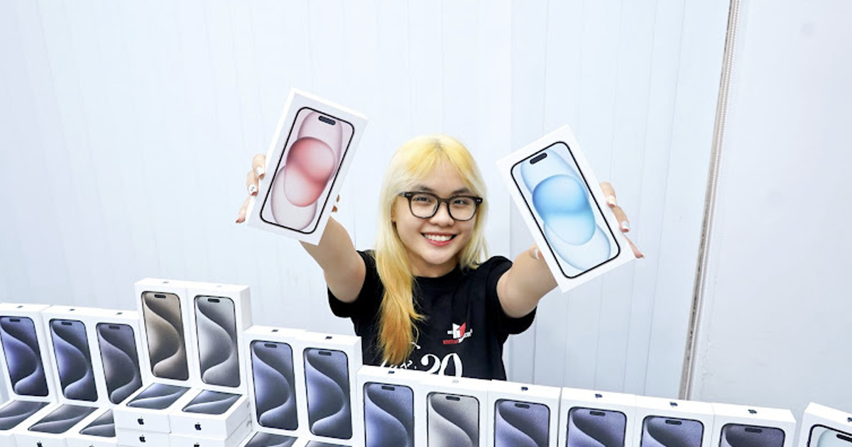 Cận cảnh kho hàng iPhone 15 series chính hãng được giao đến tay người dùng