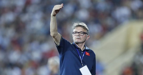 Pourquoi M. Troussier a-t-il « remanié » l’équipe du Vietnam avec 50 joueurs ?