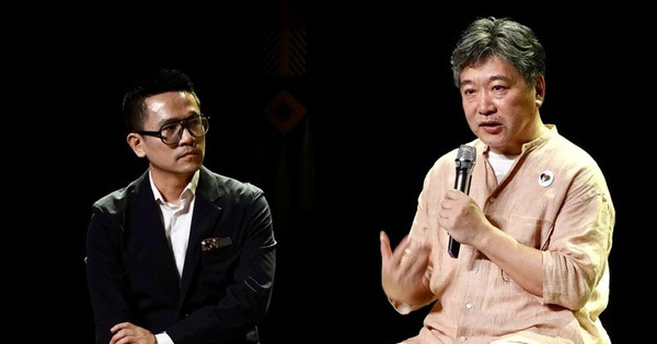 Despite being tired, master director Kore-eda is willing to chat until late at night with Ho Chi Minh City audiences.