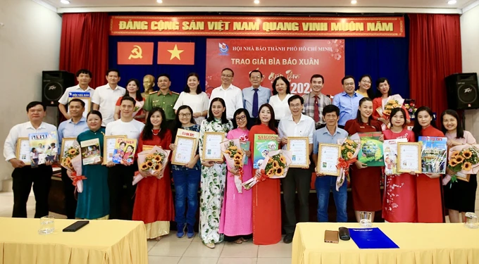 Ho Chi Minh City Newspaper Association awards Ho Chi Minh City Spring Newspaper 2024 image 2