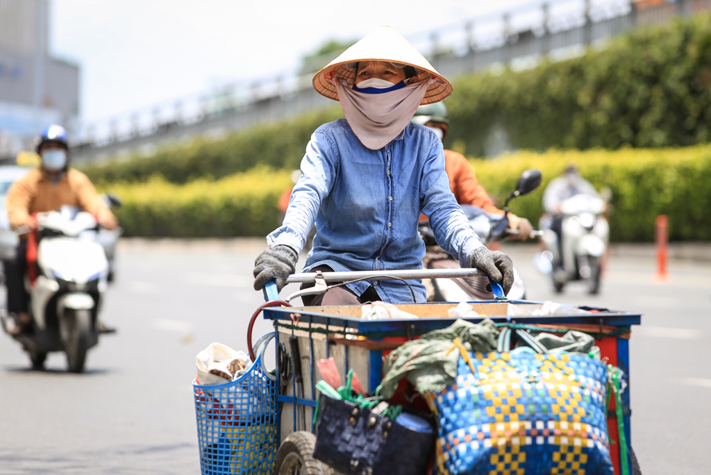 Mưu sinh dưới trời đổ lửa - Ảnh 4.