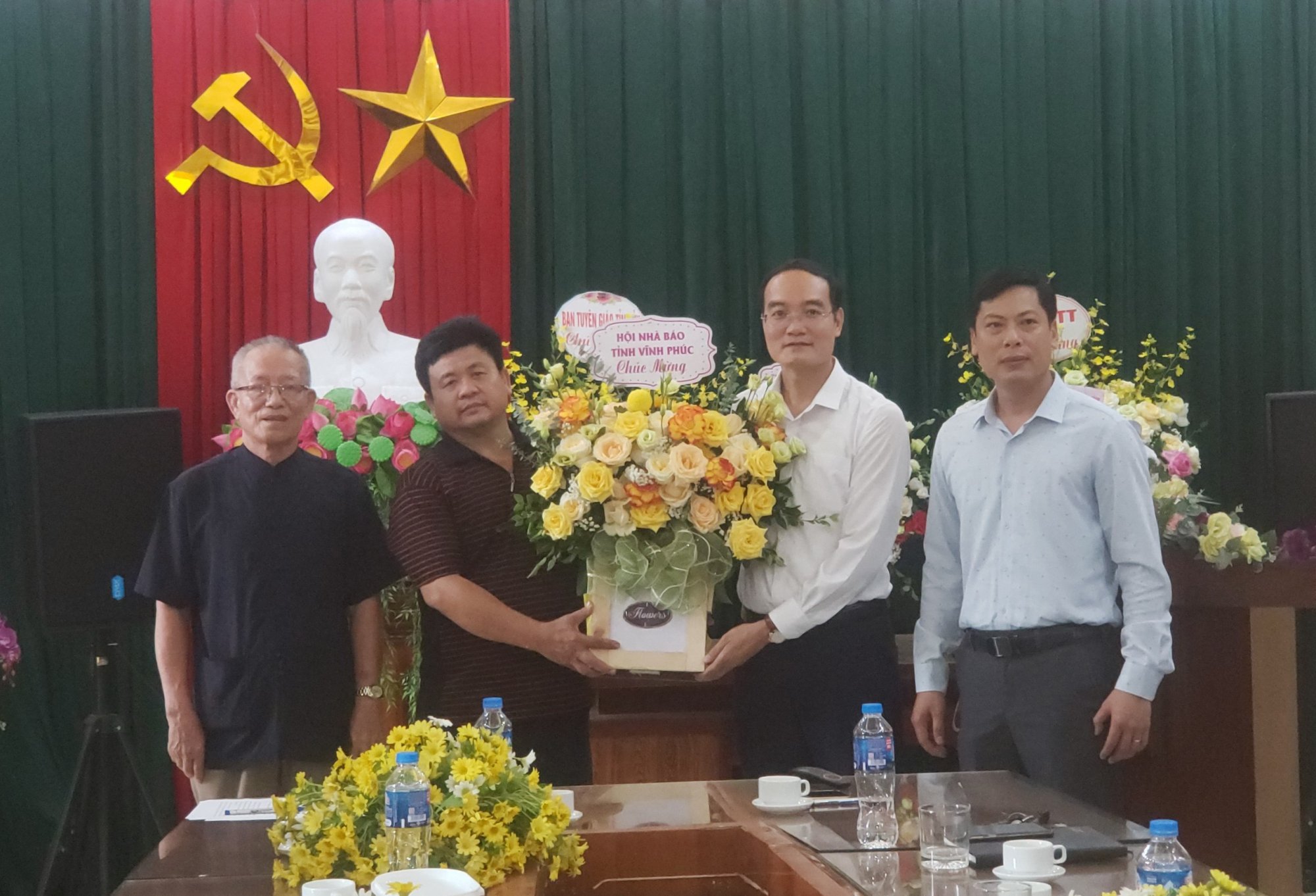 vinh phuc ra mat chi hoi nha bao van phong hoi nha bao tinh tiep nhan hoi vien moi hinh 2