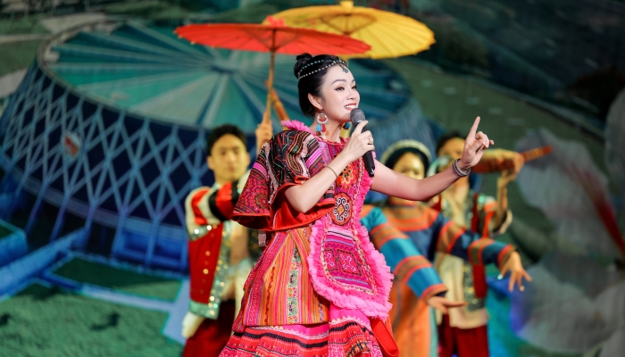 Cher artiste Tan Nhan, la musique traditionnelle de notre pays est très belle.