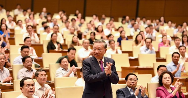 Party and State leaders attend conference to disseminate Resolution of 10th Central Conference