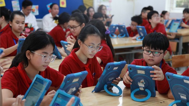 Hanoi pone a prueba el uso de inteligencia artificial (IA) en cinco escuelas