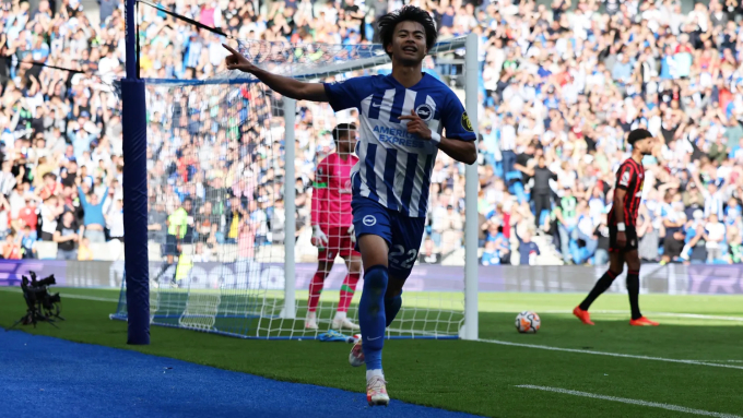 Mitoma celebrates scoring the winning goal for Brighton against Bournemouth on the evening of September 24. Photo: Brighton