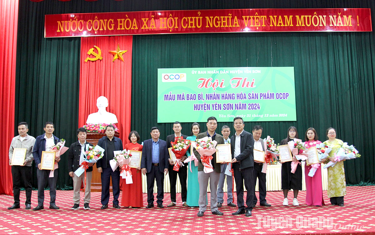 11 products participating in the packaging design and labeling contest for OCOP products in Yen Son district in 2024