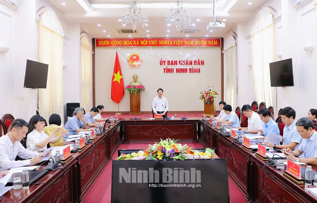 Hội nghị tham gia ý kiến vào dự thảo các nội dung trình tại kỳ họp thường lệ giữa năm HĐND tỉnh khóa XV