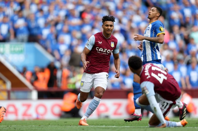 Watkins (trái) mừng bàn nâng tỷ số lên 2-0 cho Aston Villa trong trận tiếp Brighton tại Villa Park ngày 28/5. Ảnh: avfc.co.uk