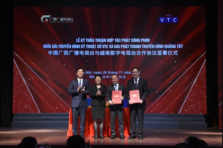 VTC 대학과 Quang Tay 텔레비전이 협력하여 다큐멘터리 영화 