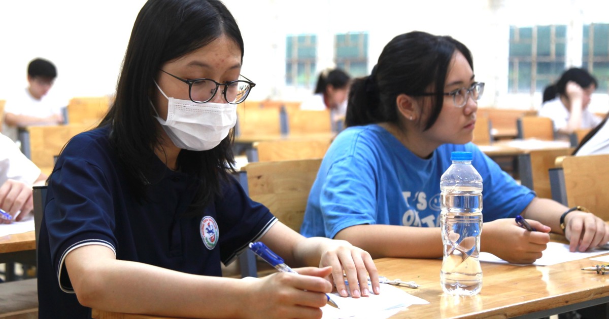 Estudiantes bajo presión por la opción de sorteo para la tercera asignatura del examen de 10º grado