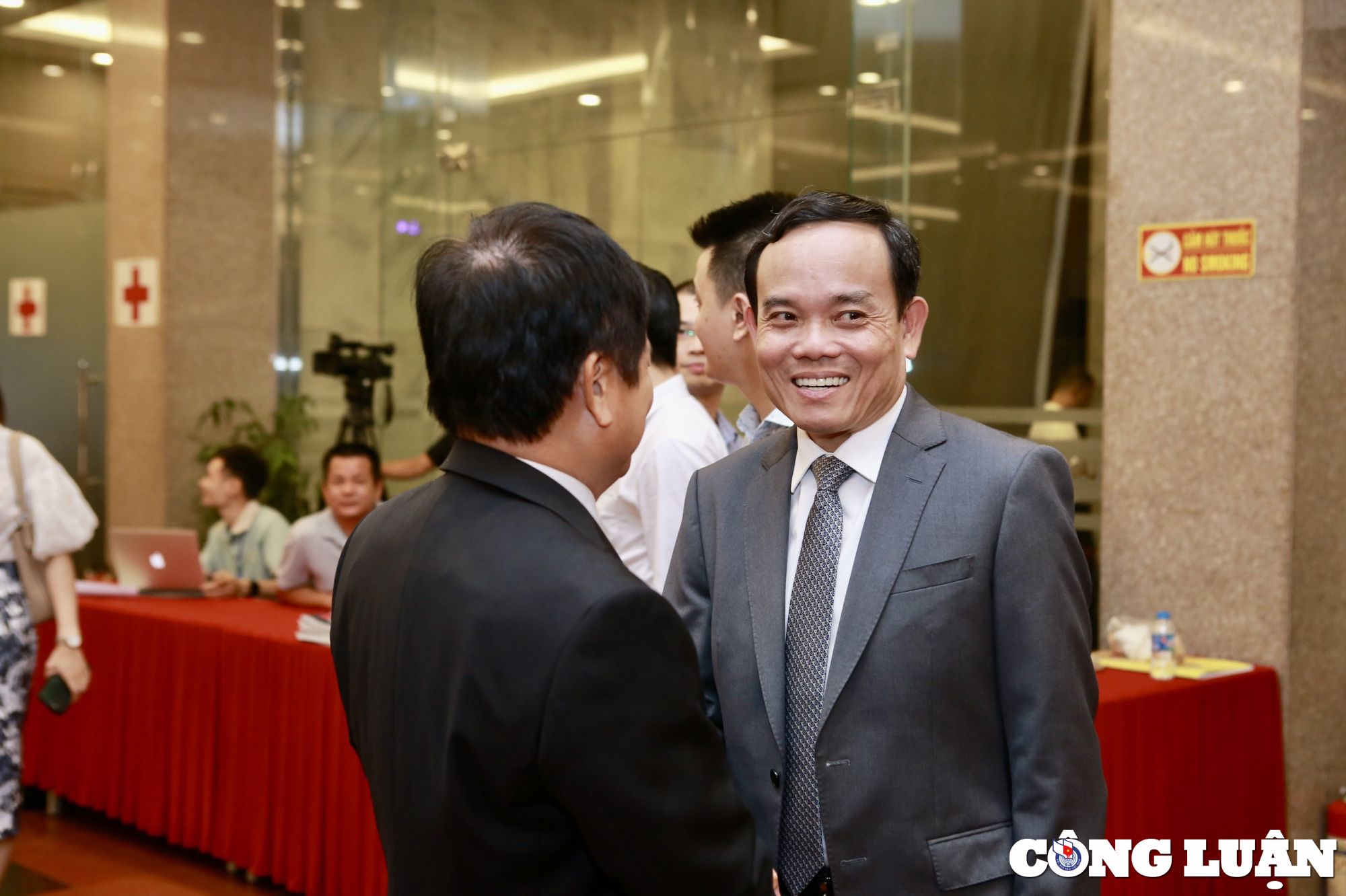 President Vo Van Thuong attends the 17th National Press Awards Ceremony 2022 photo 3