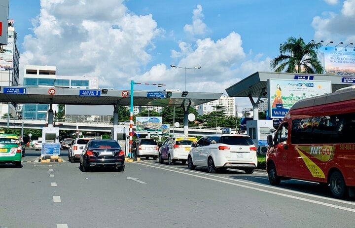 Non-stop toll collection at Noi Bai and Tan Son Nhat airports from February 6.