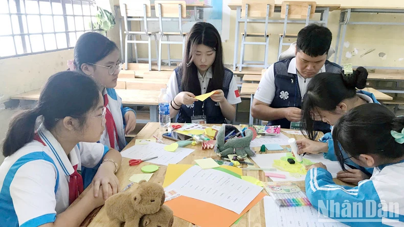 Many meaningful activities in the summer experience program between Korean students and Da Lat students photo 1