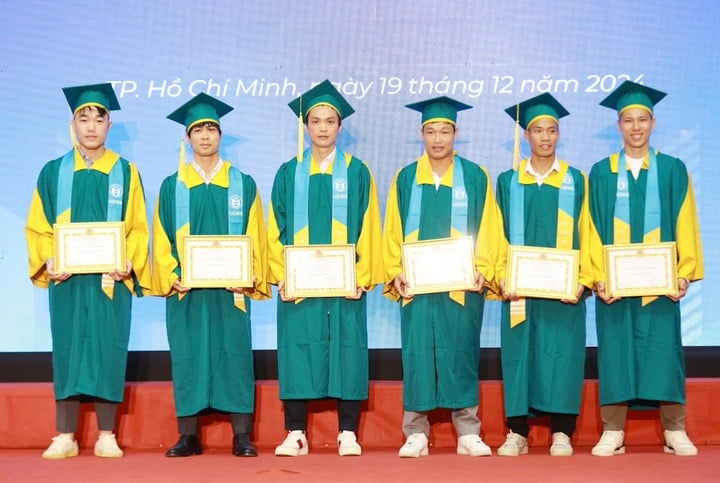 Nguyen Cong Phuong, Luong Xuan Truong... received bachelor's degrees in Physical Education.